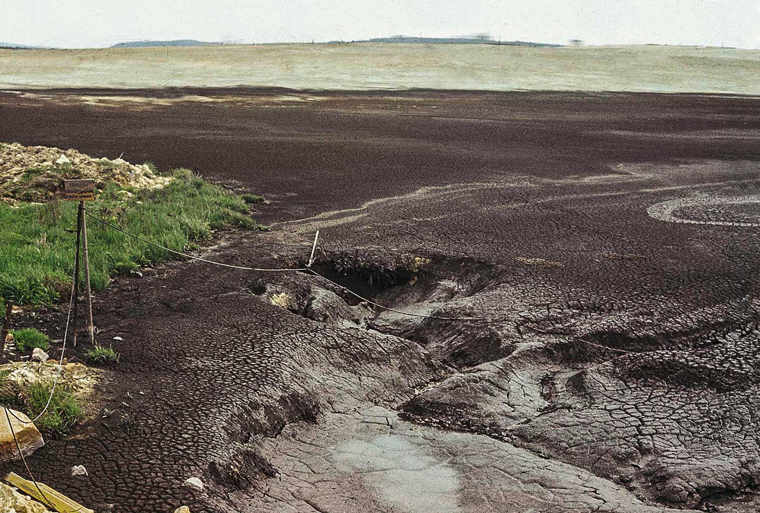 Schluckloch im Karst, über das die Trinkwasserversorgung Rübelands durch belastetes Oberflächenwasser stark beeinträchtigt wurde; Foto: H. Scheffler