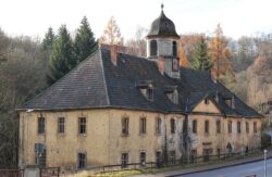 Abb. 16 Ehemaliges Verwaltungsgebäude des Eisenhüttenwerks. Foto Bergmann.